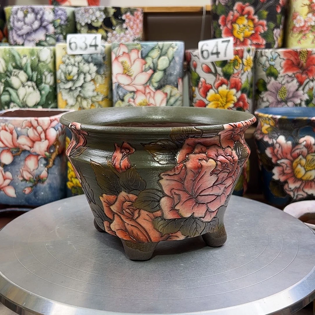 景德镇陶瓷花盆①**児景德镇陶瓷花盆