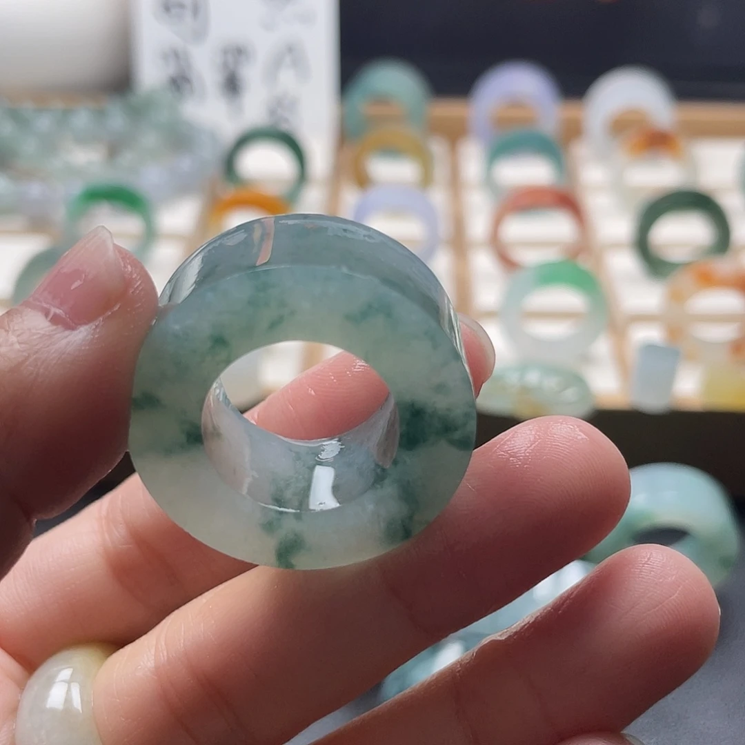 手***云定制翡翠未镶嵌翡翠