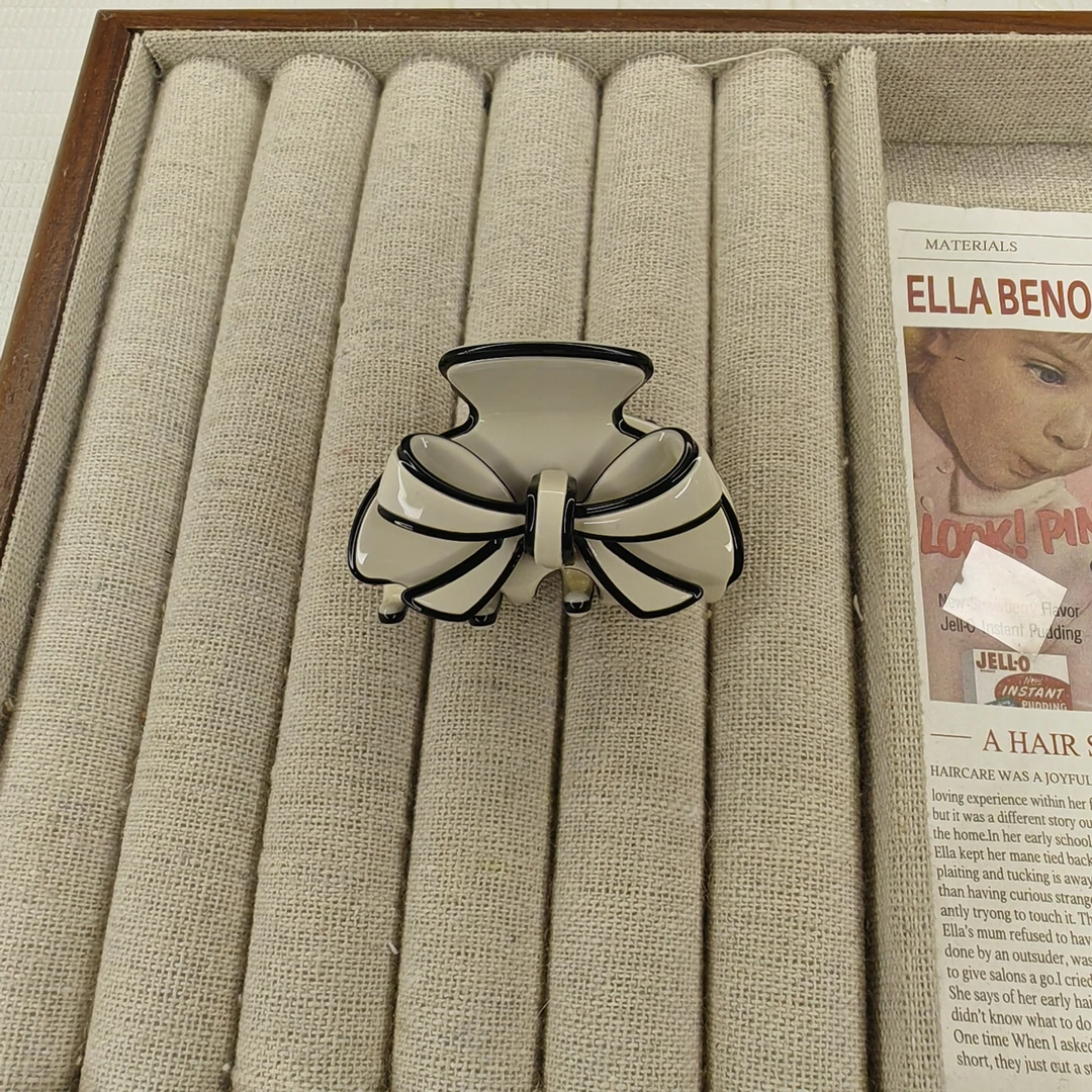 卓菲-原创设计可爱双面蝴蝶结抓夹小香风3290