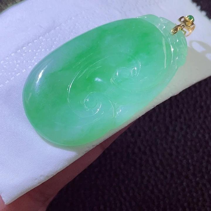 颈饰18K金镶嵌翡翠翡翠