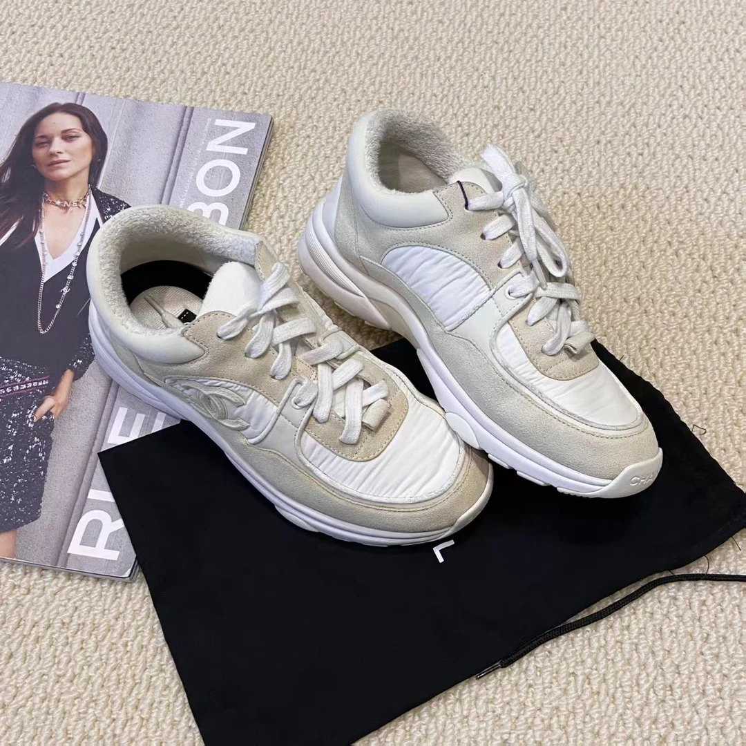 99新 Chanel/香奈儿 壹臻湘/白色拼麂皮双C运动鞋 36码/24327374