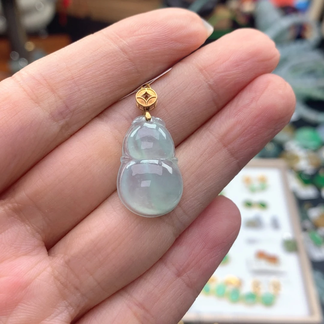 颈饰18K金镶嵌翡翠椰**林