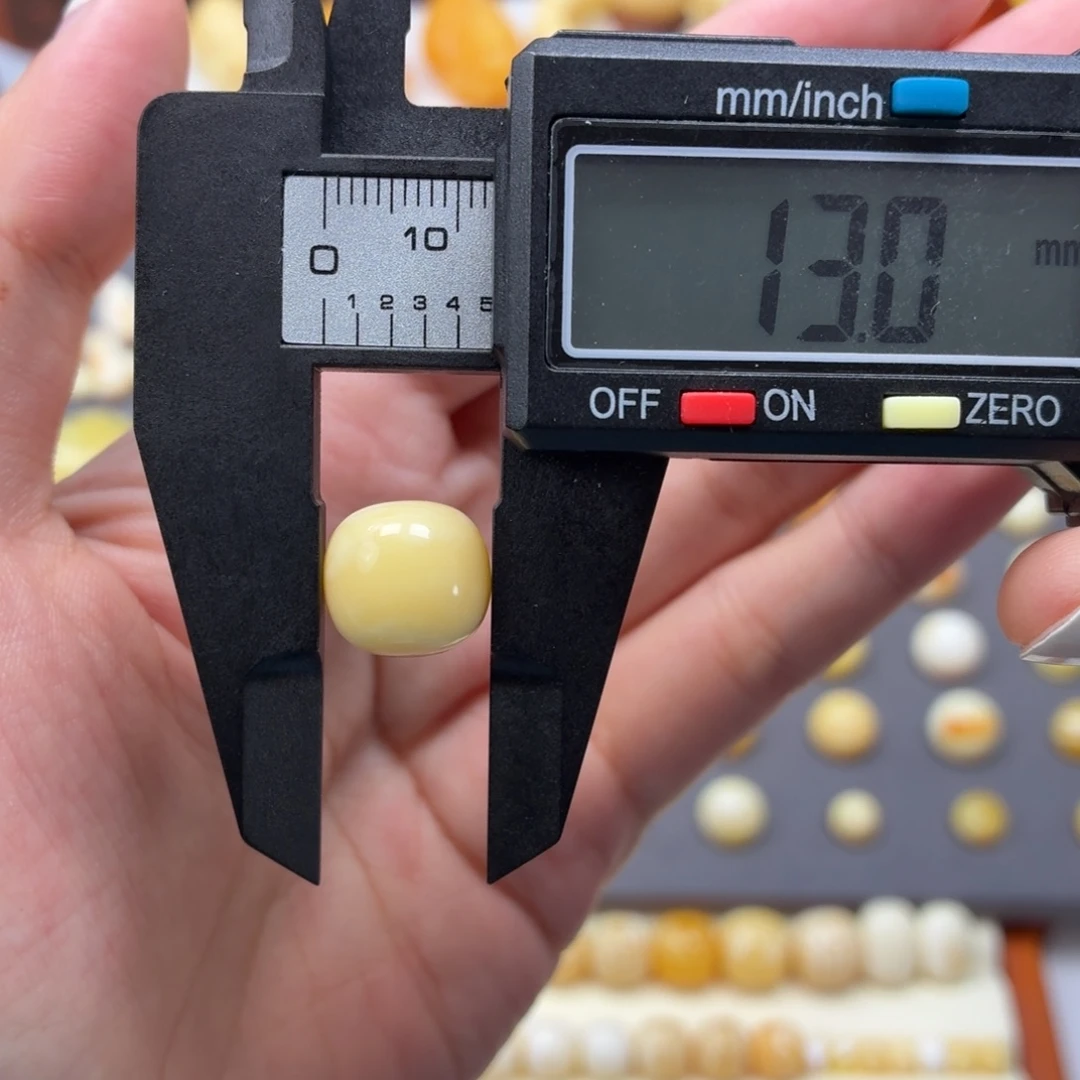 琥珀未镶嵌裸石焦皮老型13mm