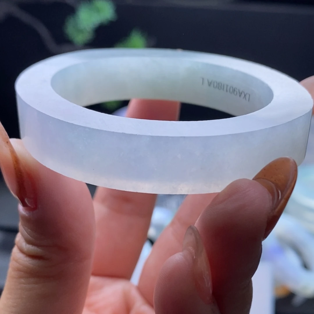 定制翡翠未镶嵌翡翠手镯