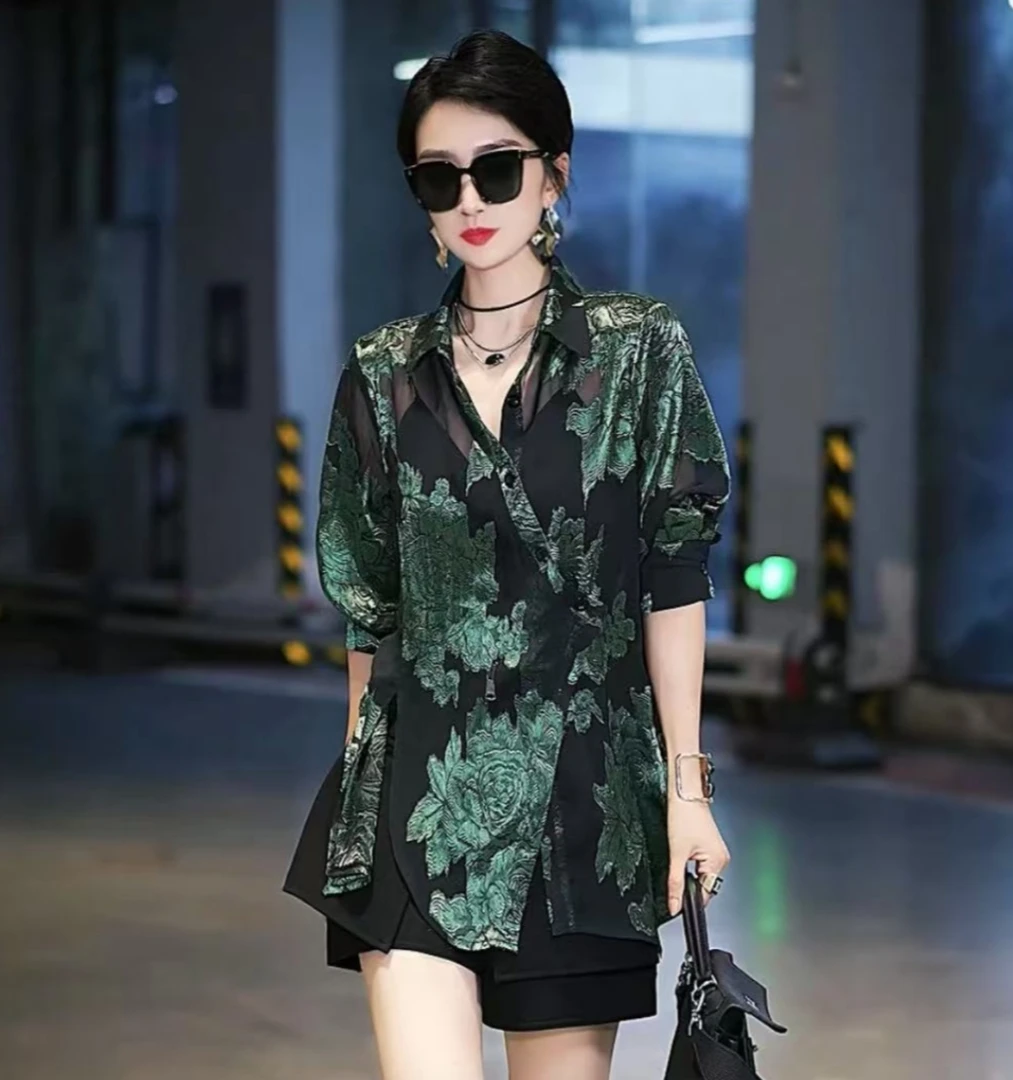 （玟萱推荐）原创高级设计感提花减龄显瘦衬衣