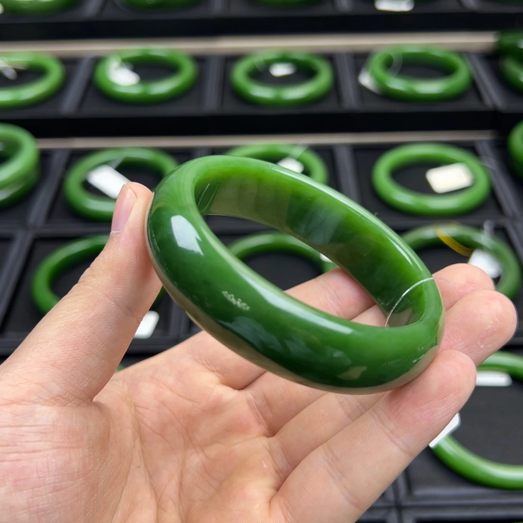 和田玉（碧玉）未镶嵌手镯