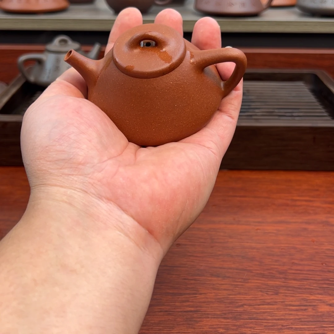 茶壶紫砂微瑕:石瓢,100cc 精挑红降坡