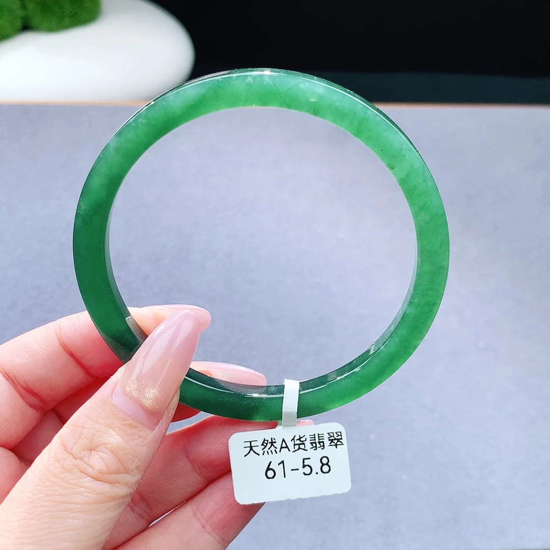 未镶嵌手镯（圆镯）翡翠