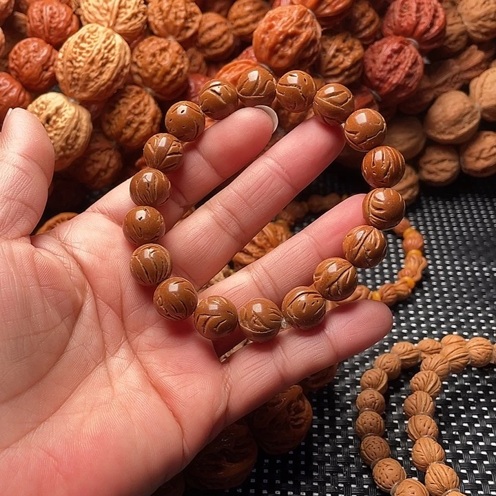 文玩核桃手串龙纹光珠