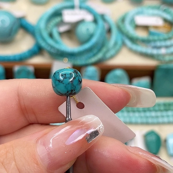 绿松石未镶嵌挂件