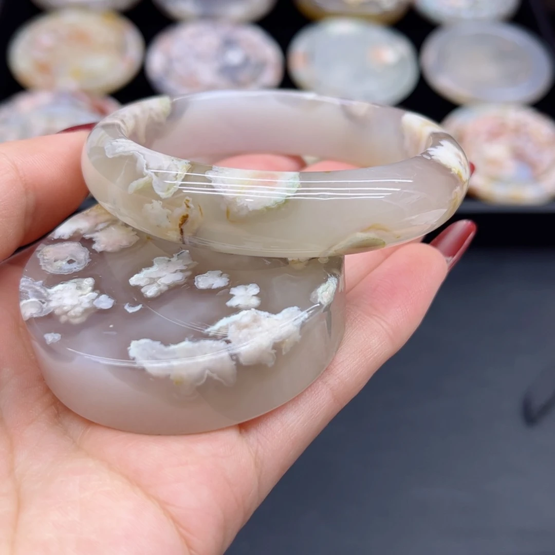 玛瑙/玉髓手镯未镶嵌56