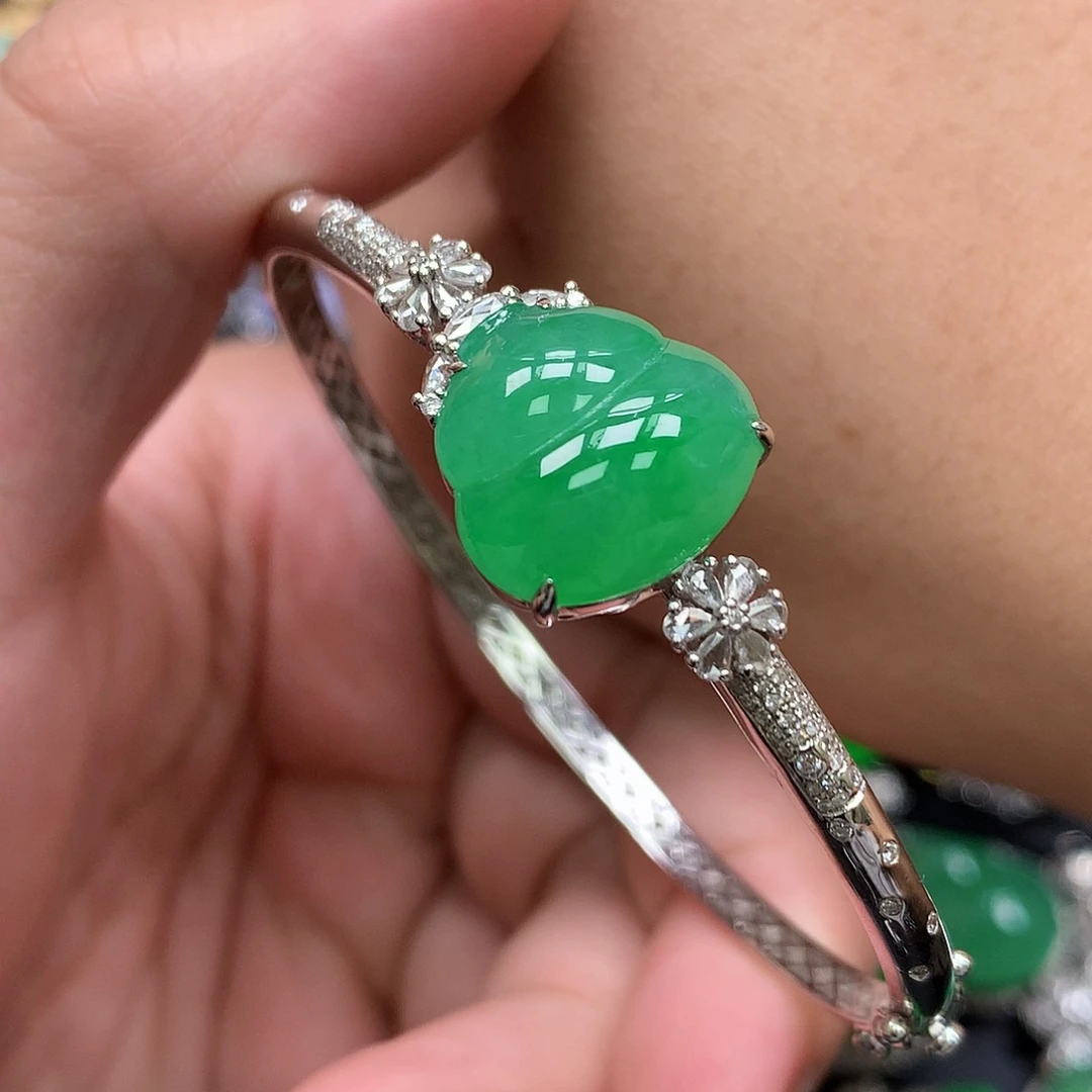 翡翠18K金镶嵌手镯