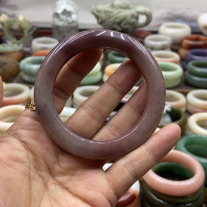 石英岩玉未镶嵌手镯满紫淤泥