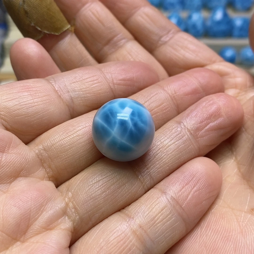 莎****针钠钙石（海纹石）未镶嵌颈饰