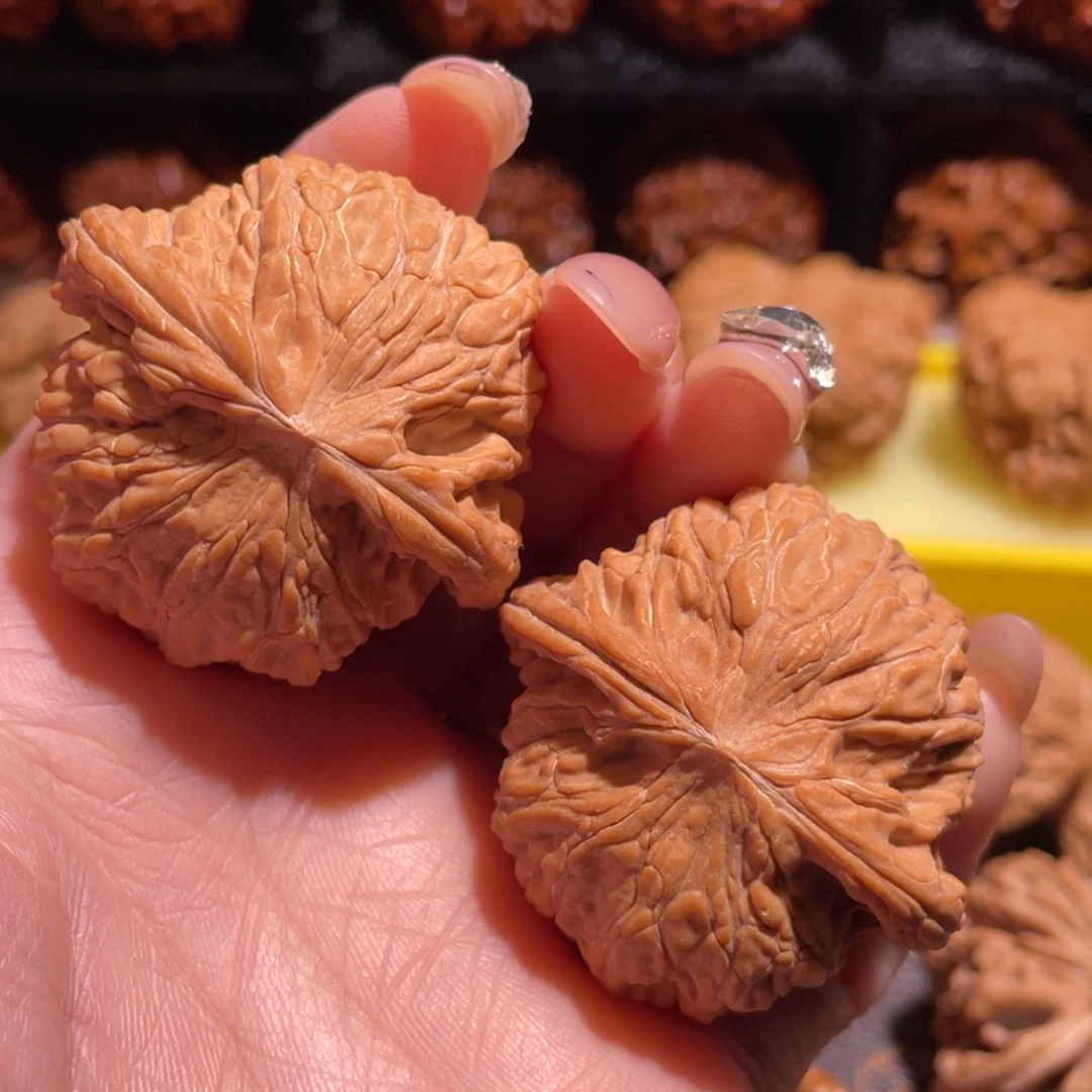 A***.文玩核桃吊坠磨盘