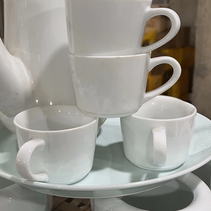 瓷片高白泥小小杯子4个，微瑕包邮，自己洗