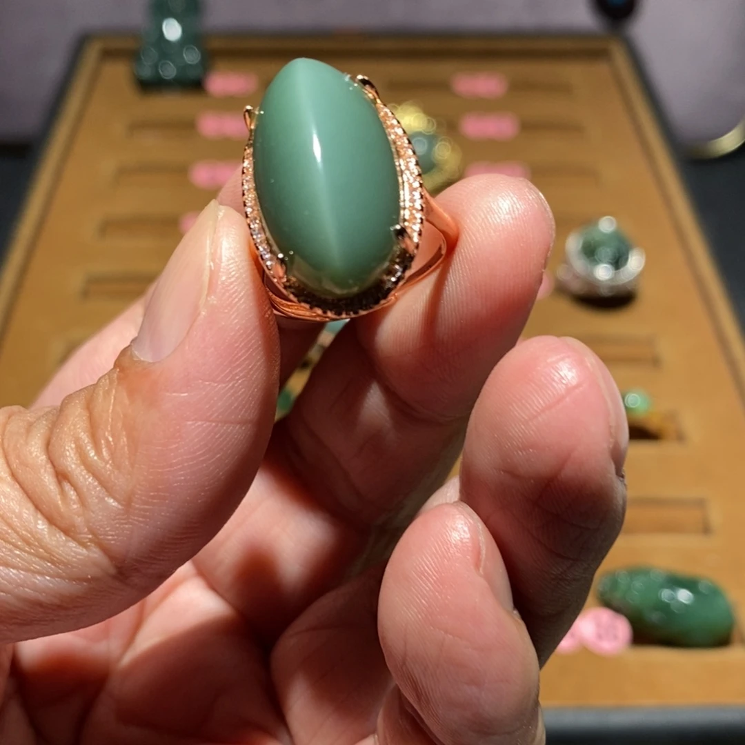 和田玉未镶嵌戒指