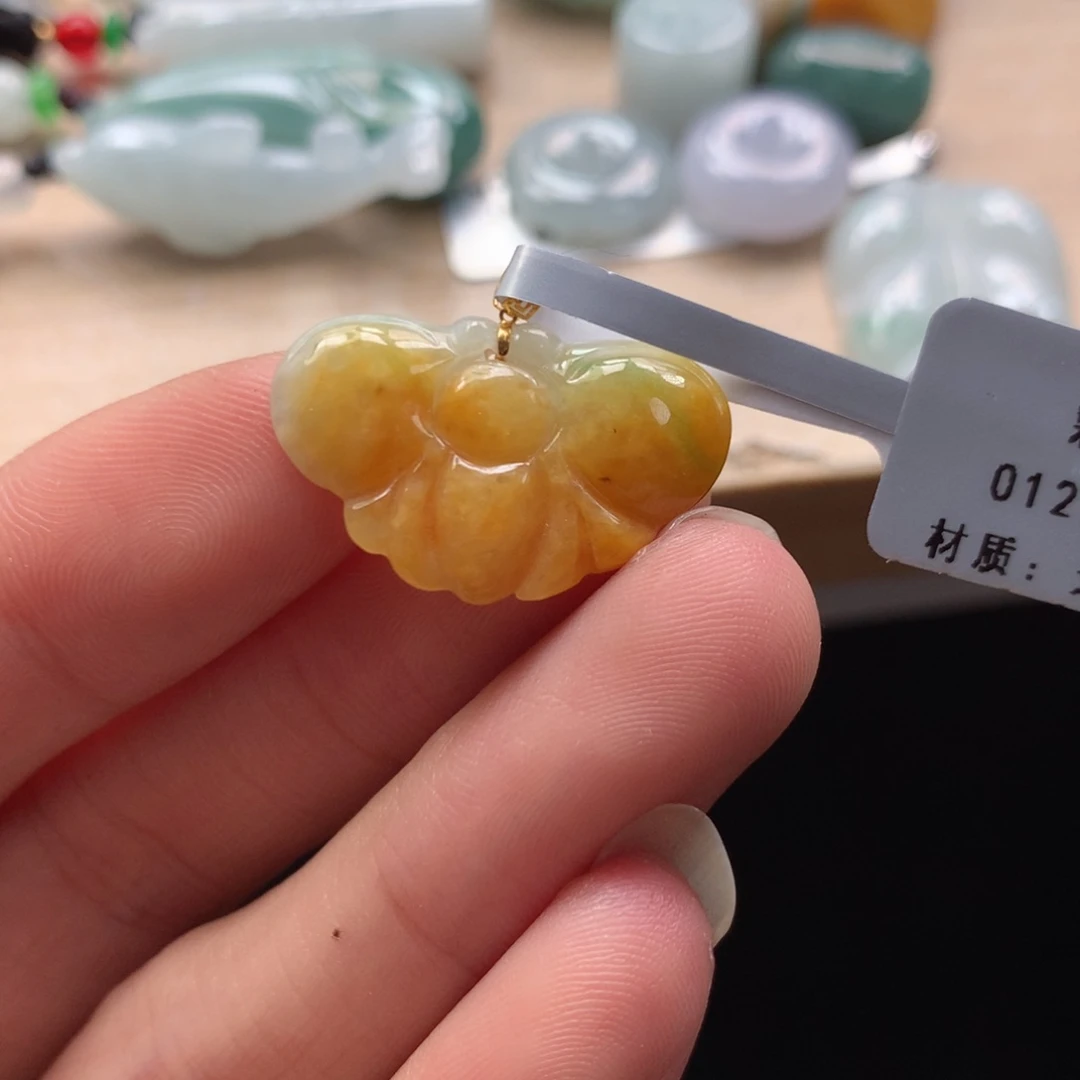 颈饰未镶嵌翡翠吊坠