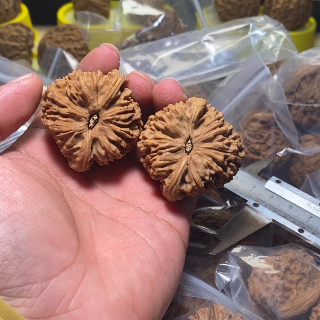 你***心核桃文玩核桃南疆石有黄色差002