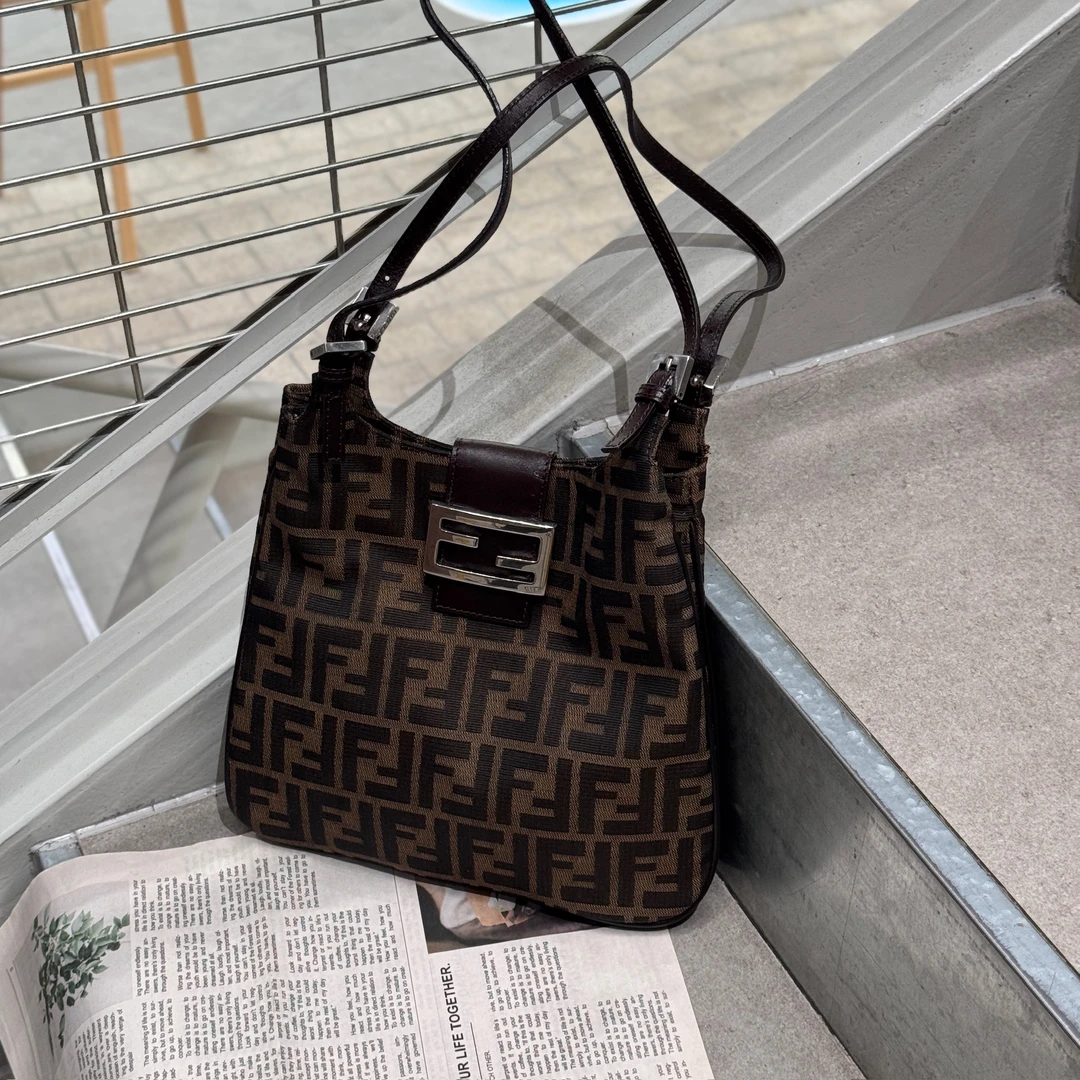 95新 FENDI/芬迪 觅时/双肩带老花单肩/118168