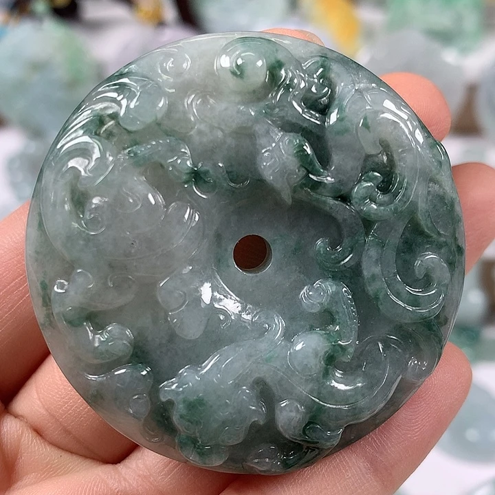 翡翠未镶嵌颈饰龙凤呈祥扣两面工艺福利