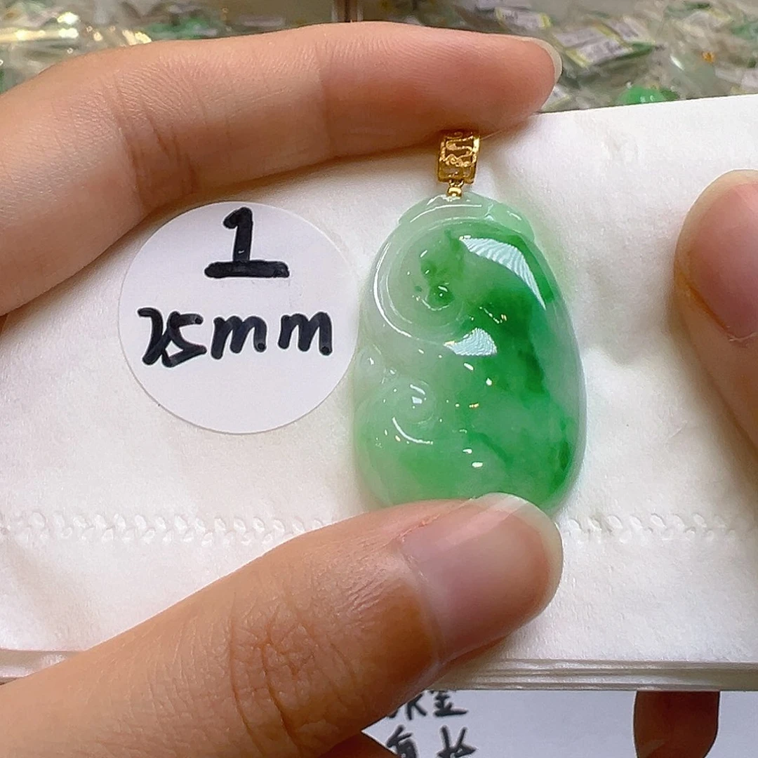 翡翠18K金镶嵌颈饰翡翠