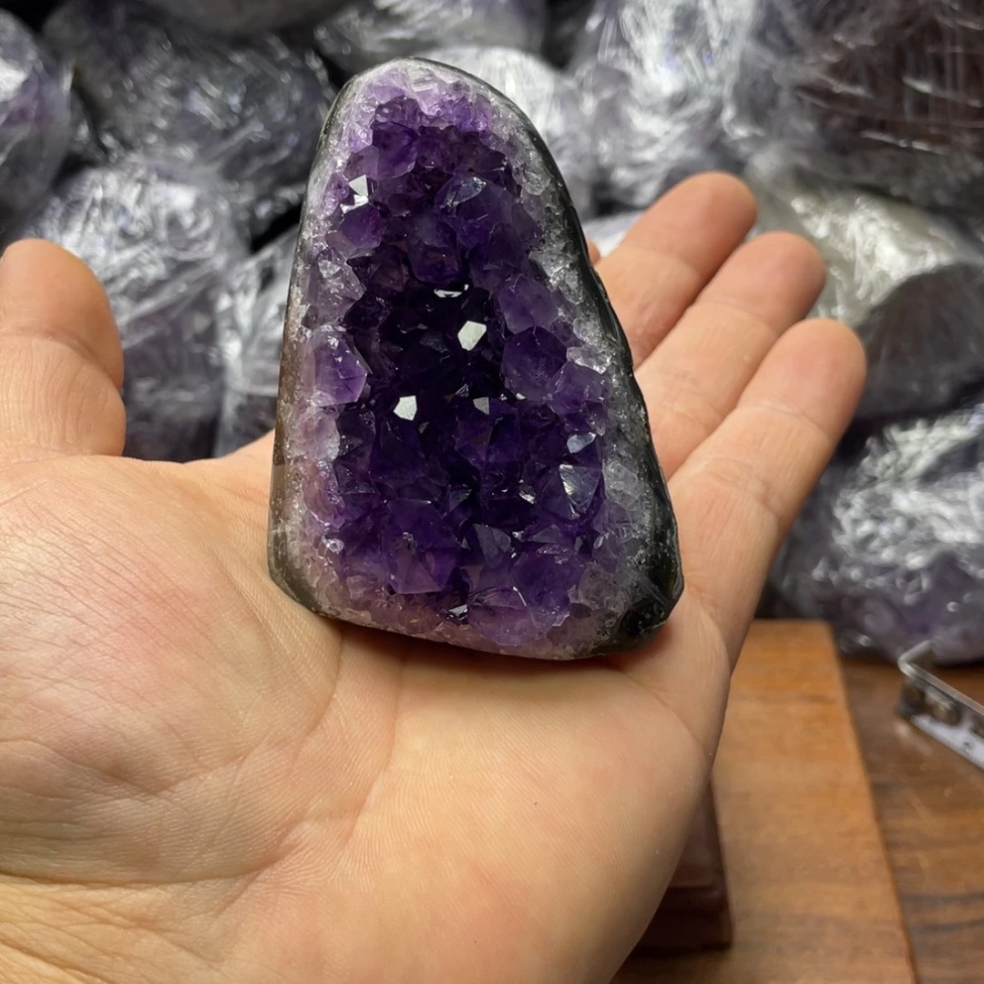 未镶嵌水晶大型摆件（非配饰）