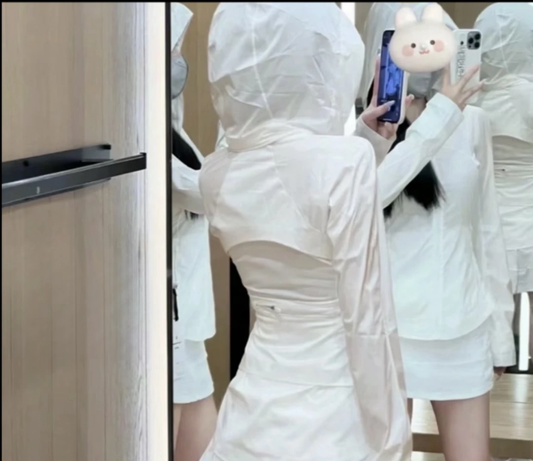 一样一样的scb大连帽卫衣 全细节 带耳机孔 网兜