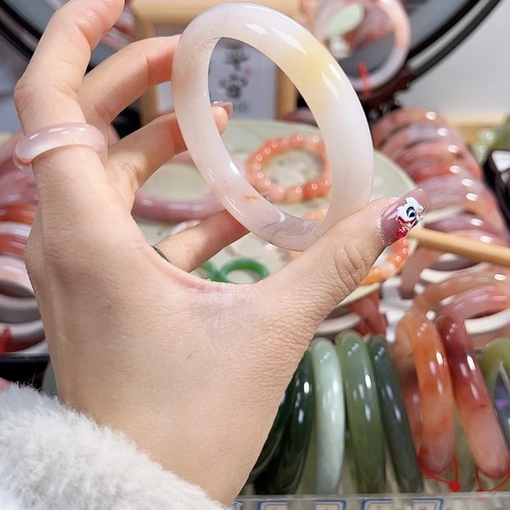 石英质玉手镯未镶嵌@***长