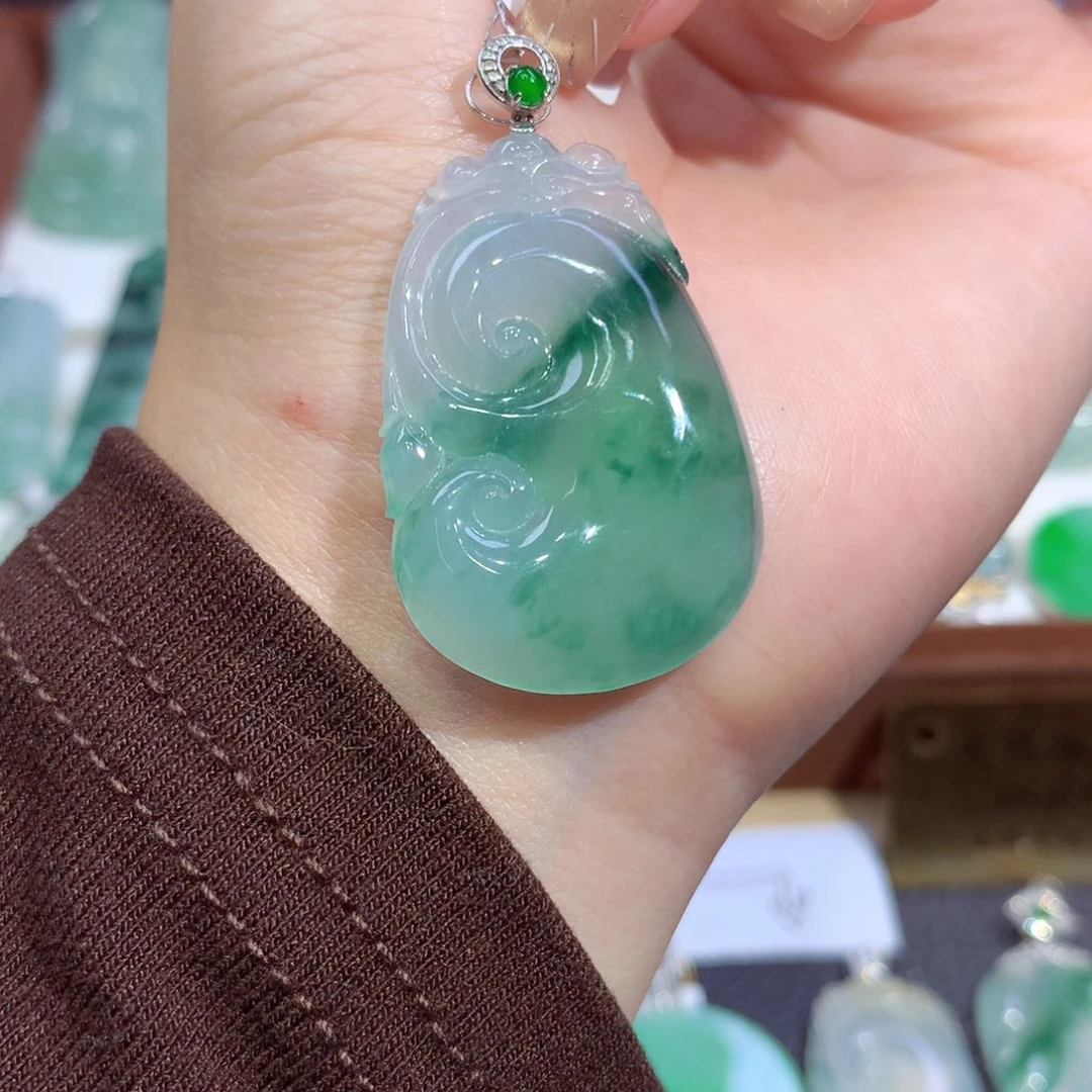 吊坠(不含链)18K金镶嵌翡翠