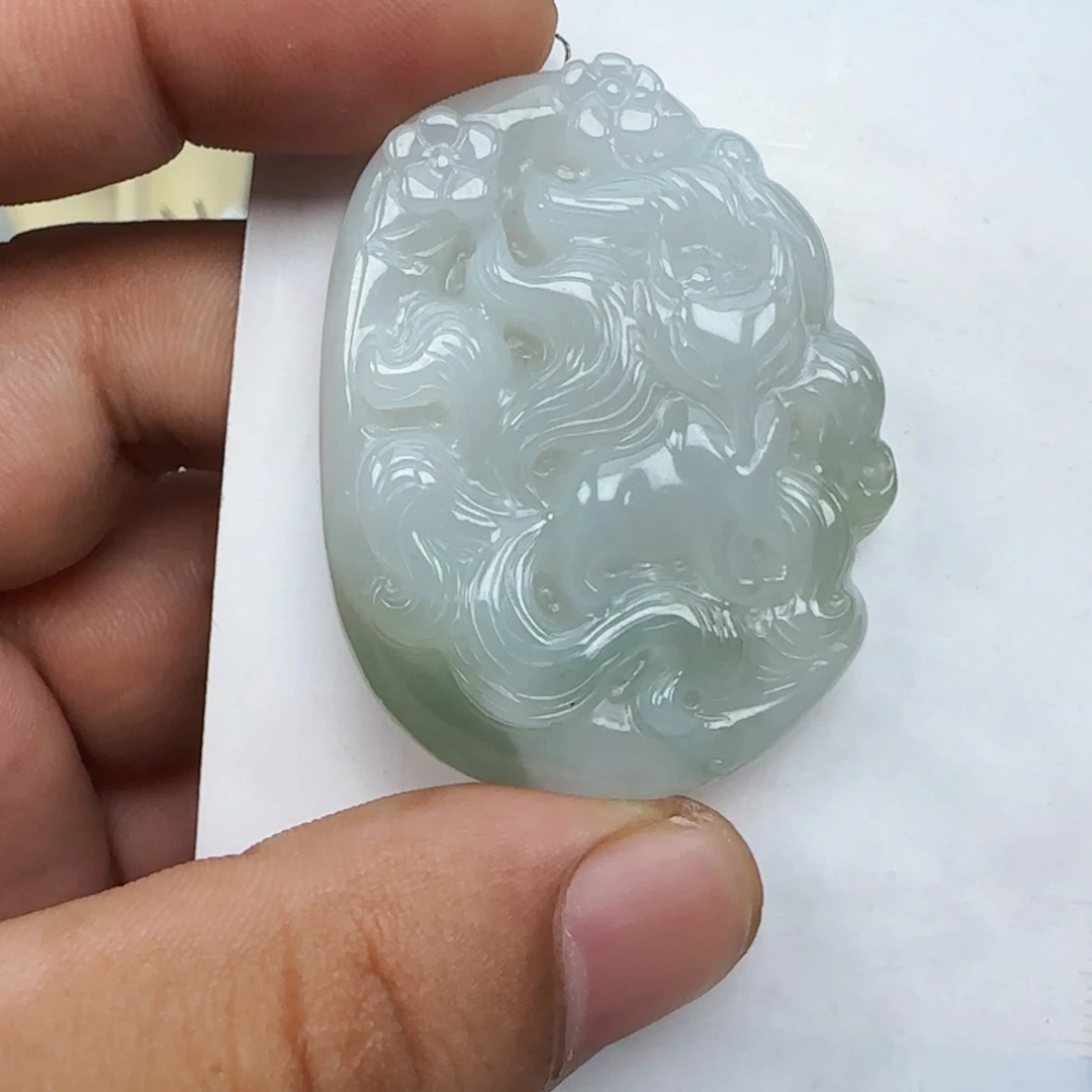 翡翠未镶嵌颈饰，