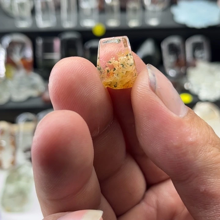 未镶嵌吊坠(赠链)水晶