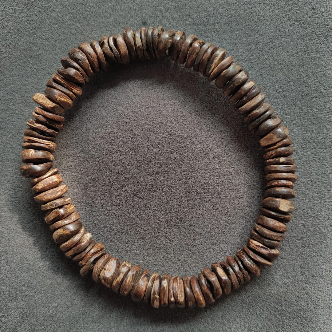 沉香加里曼丹碳化软油沉水沉香手串C817片珠单圈（6.3）多样性发1条