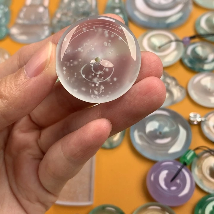 颈饰未镶嵌翡翠….