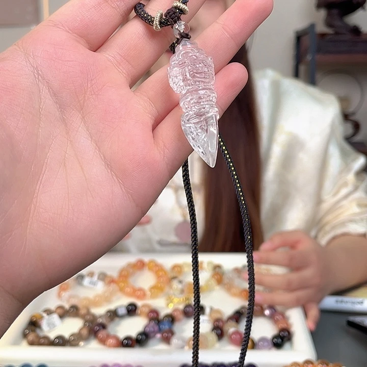 未镶嵌水晶颈饰白水晶雕刻件45