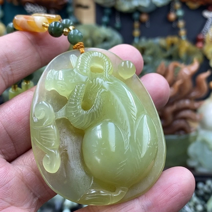 【闪购商品】未镶嵌蛇纹石玉吊坠