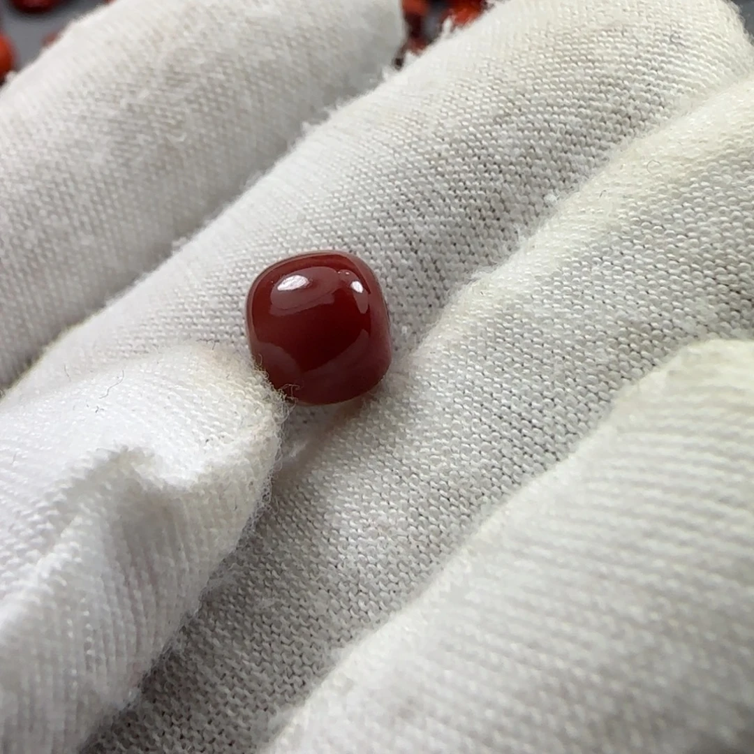 南红玛瑙未镶嵌牛血珠8