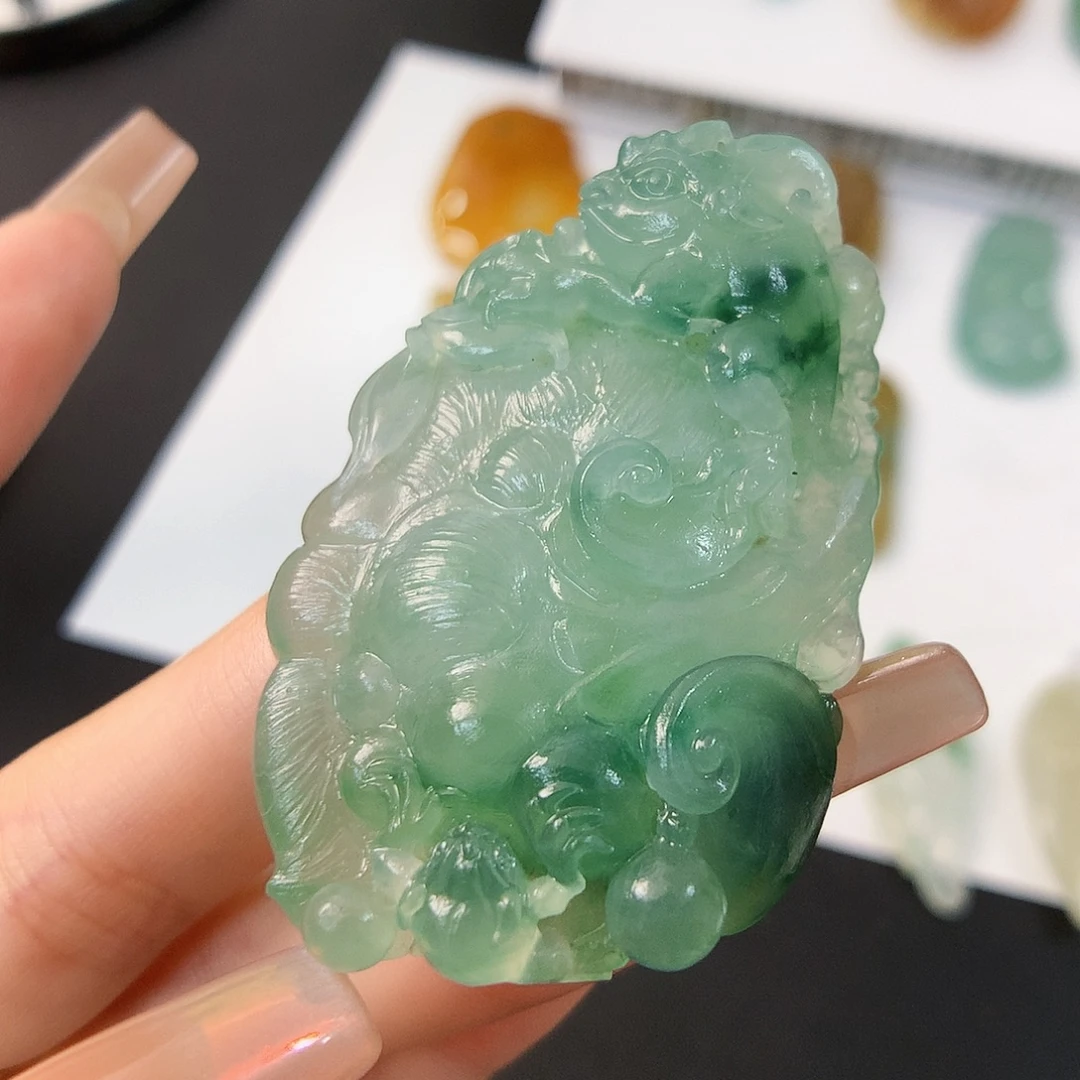 定制翡翠未镶嵌如意