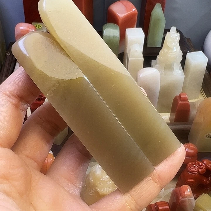 艺***地印石寿山石两个牛角冻