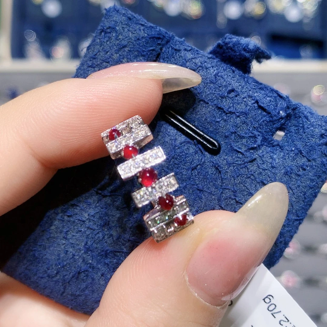 【闪购商品】18K金镶嵌戒指红宝石