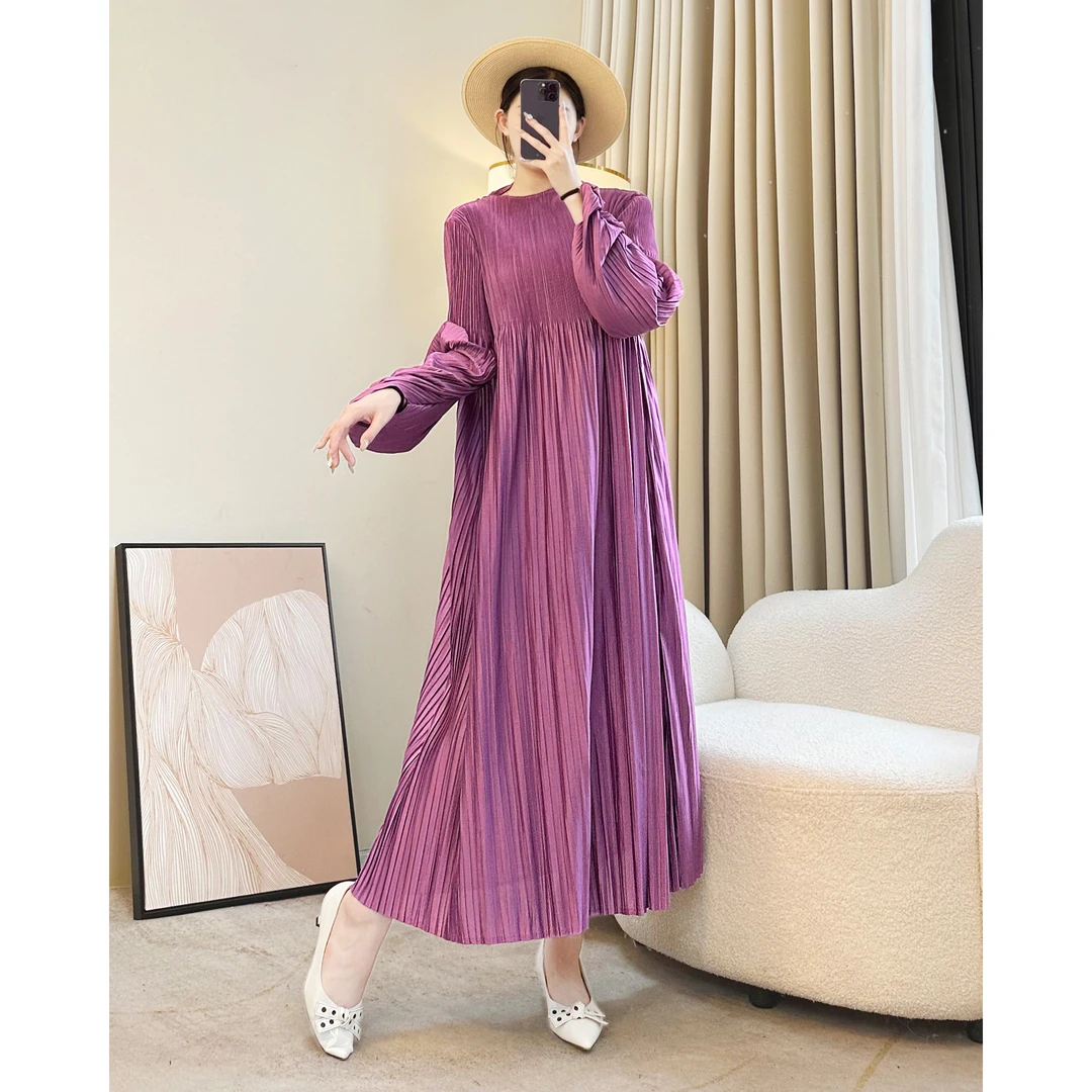 2025秋季新款气质时尚连衣裙女纯色宽松显瘦遮肉气质中长款裙子