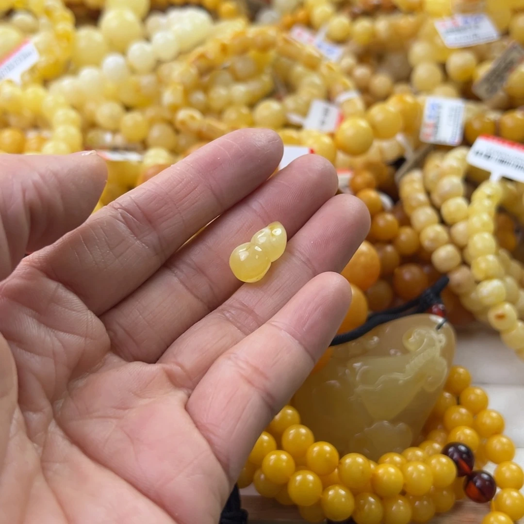 琥珀珠宝奇石未镶嵌