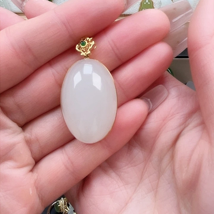 颈饰未镶嵌和田玉