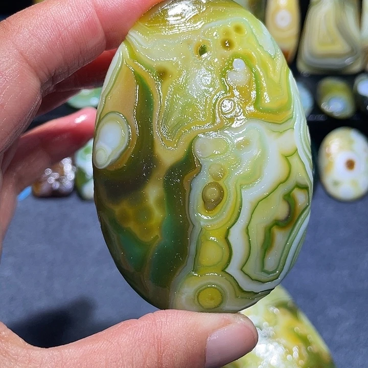 秋***院玛瑙/玉髓未镶嵌珠宝奇石