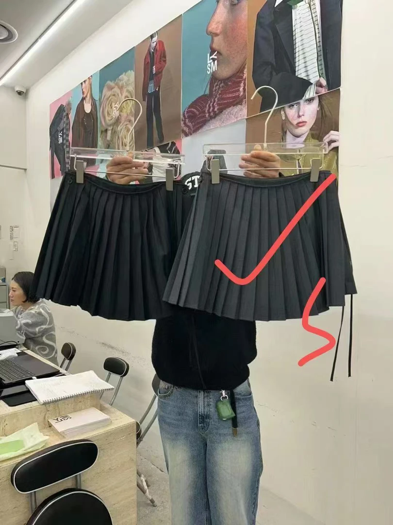 韩国东大门秋冬款女装 简约百褶裙