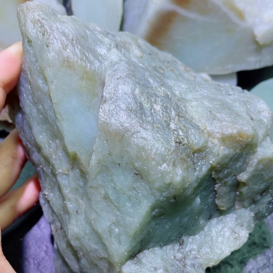 和田玉未镶嵌珠宝半成品