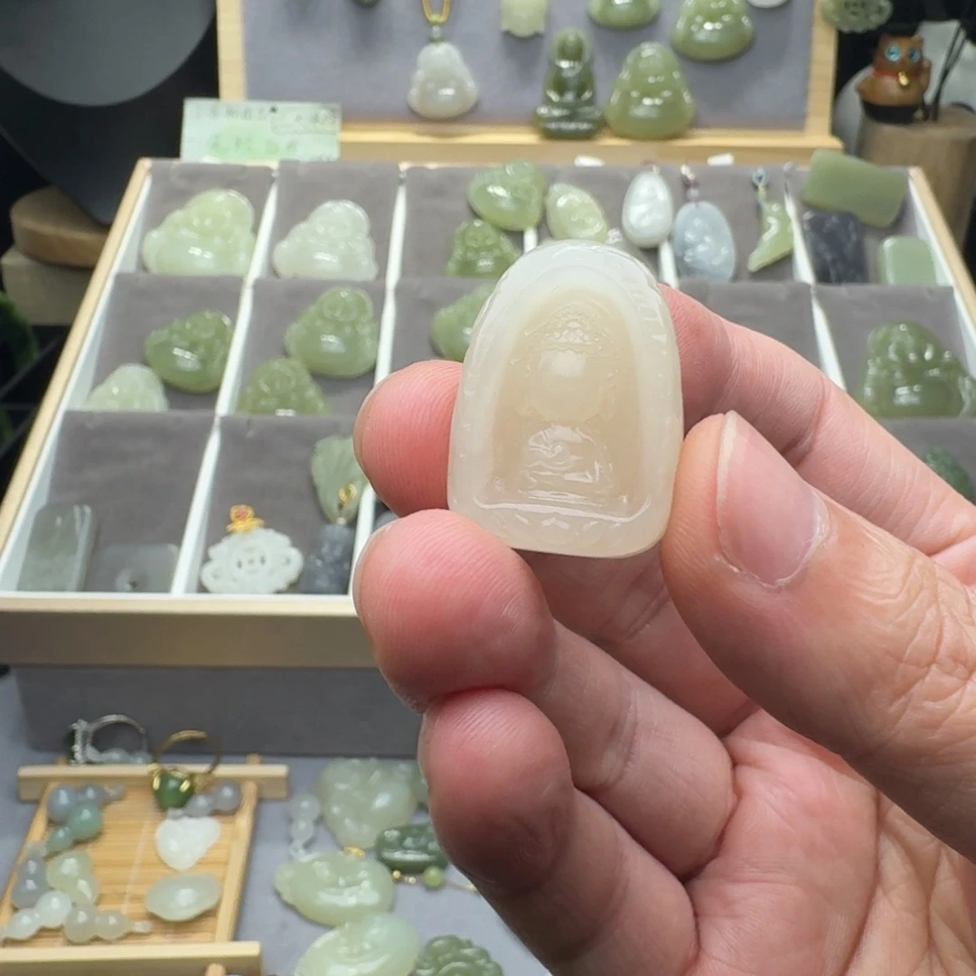 和田玉颈饰未镶嵌