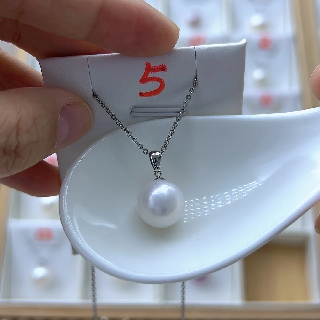 淡水珍珠18K金镶嵌吊坠(不含链)