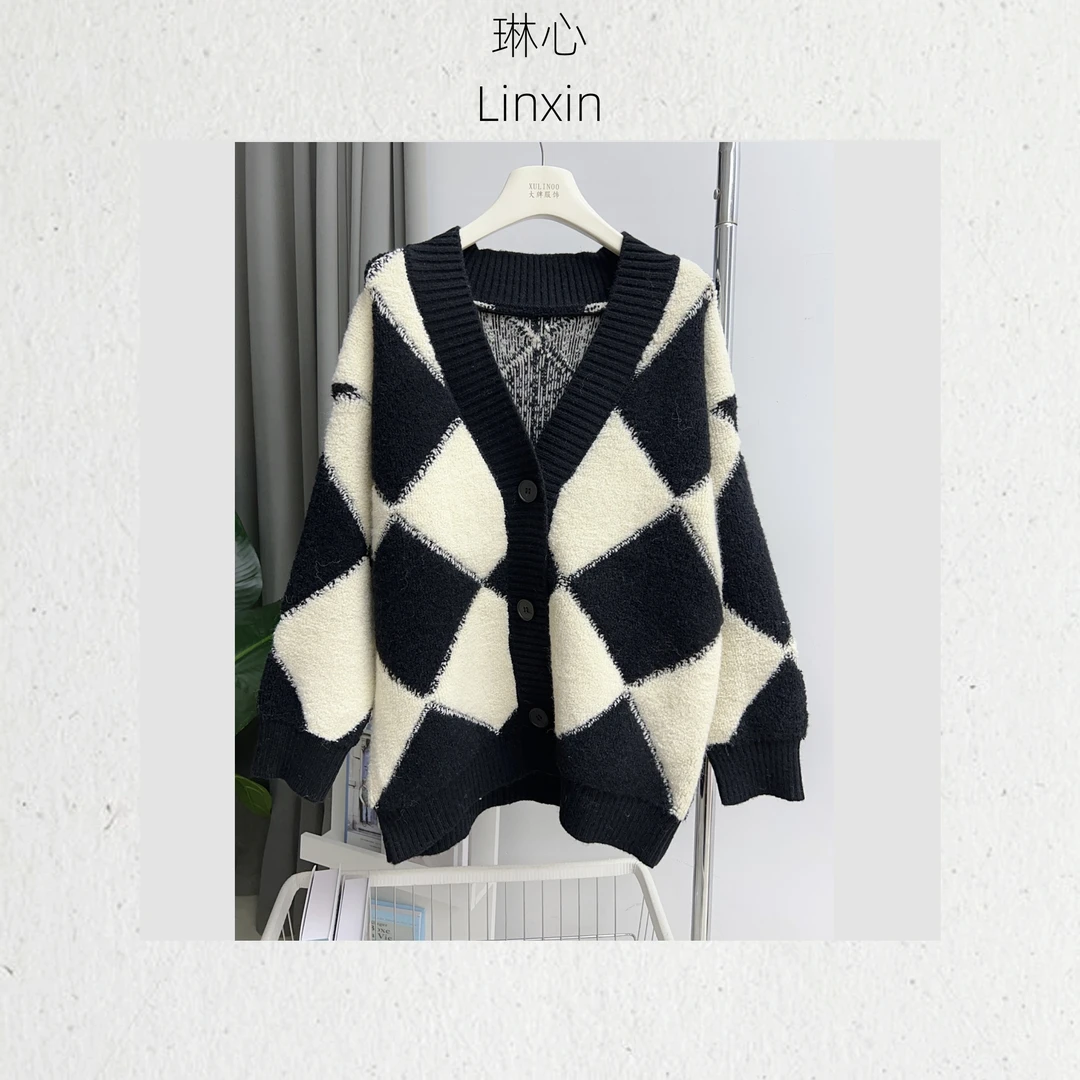 秋冬气质百搭时尚撞色菱格毛绒感针织开衫QJR3507