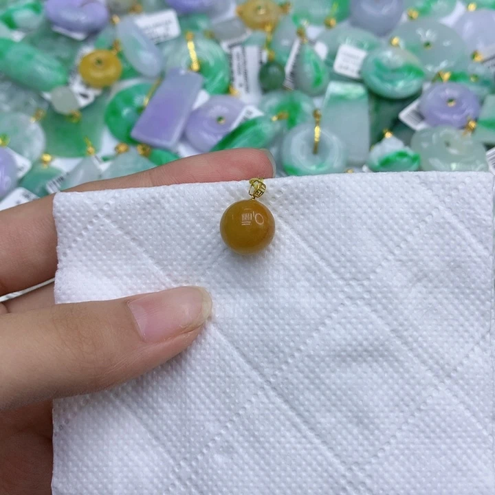 翡翠18K金镶嵌颈饰1111111111